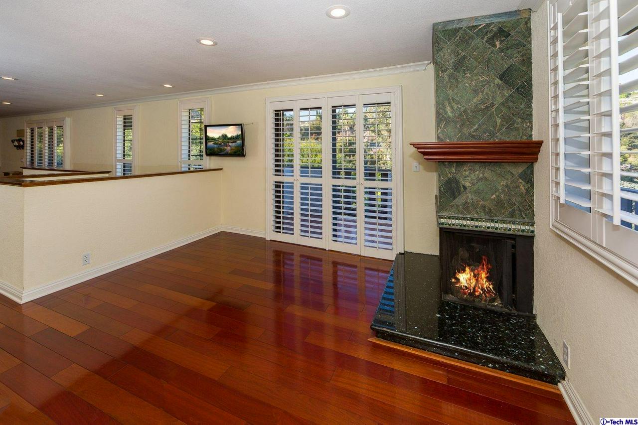 930 Cavanagh Road Glendale, CA 91207 - Photo 16 of 34