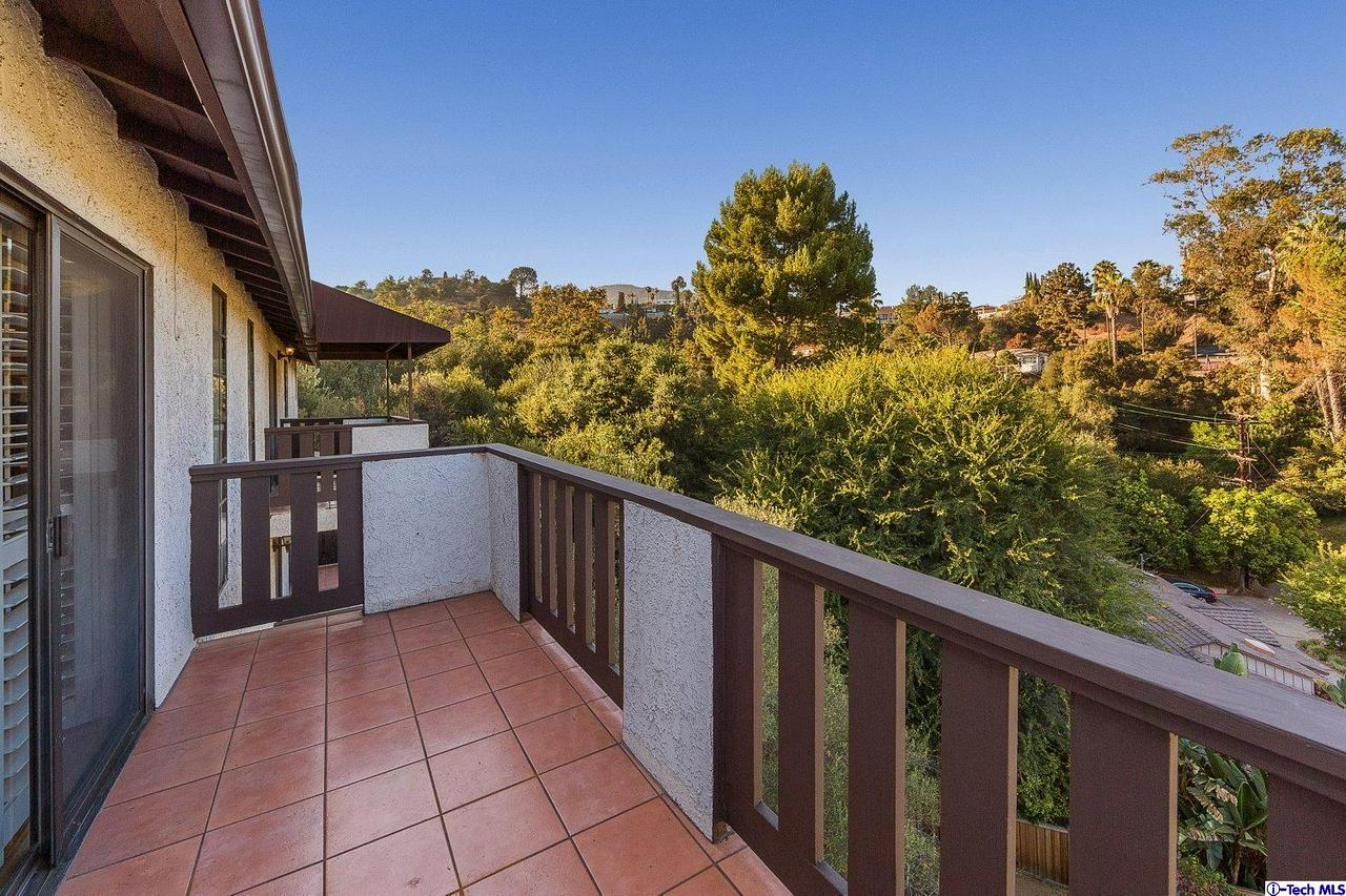 930 Cavanagh Road Glendale, CA 91207 - Photo 18 of 34