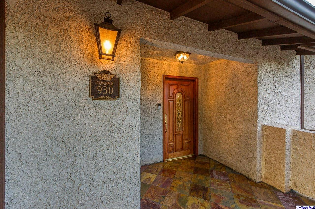 930 Cavanagh Road Glendale, CA 91207 - Photo 3 of 34