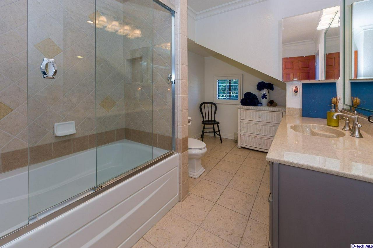 930 Cavanagh Road Glendale, CA 91207 - Photo 21 of 34