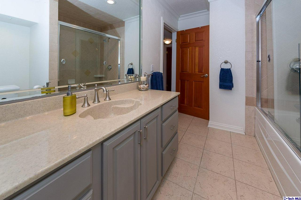 930 Cavanagh Road Glendale, CA 91207 - Photo 22 of 34