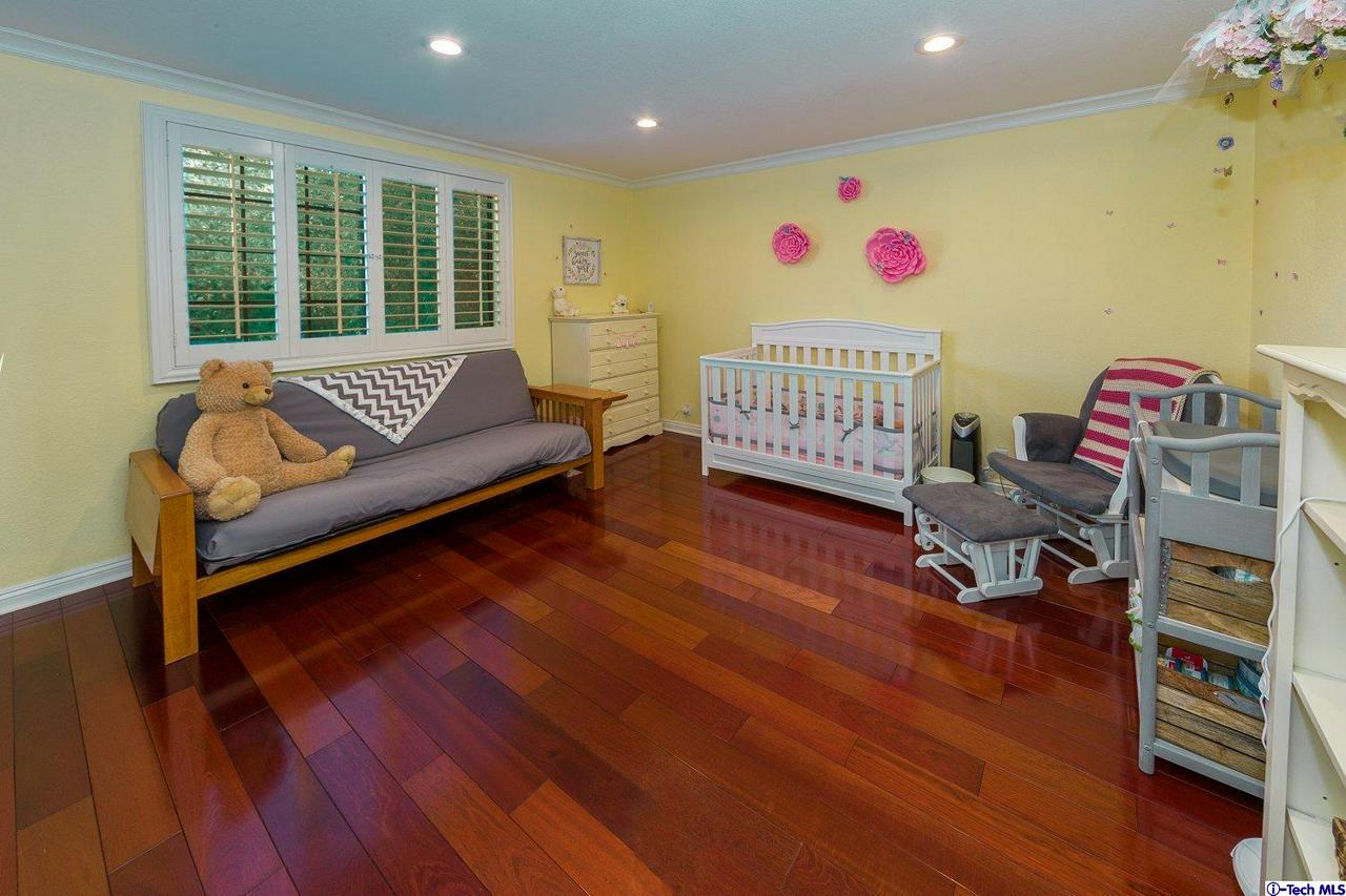 930 Cavanagh Road Glendale, CA 91207 - Photo 24 of 34