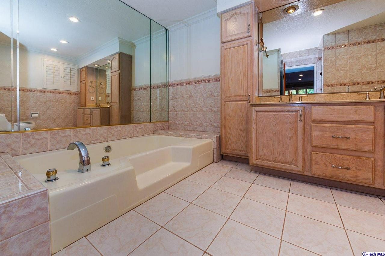 930 Cavanagh Road Glendale, CA 91207 - Photo 29 of 34