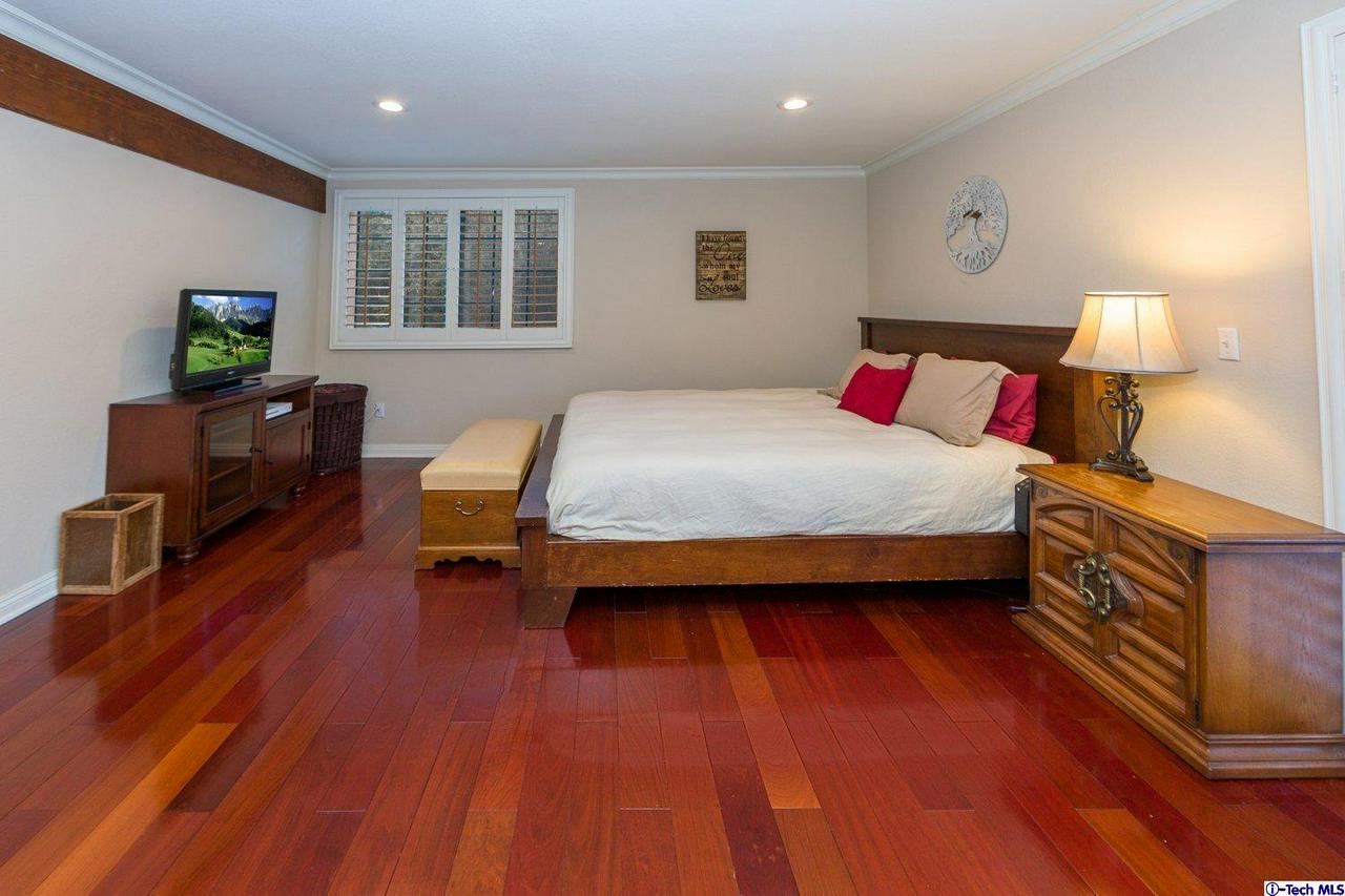 930 Cavanagh Road Glendale, CA 91207 - Photo 32 of 34