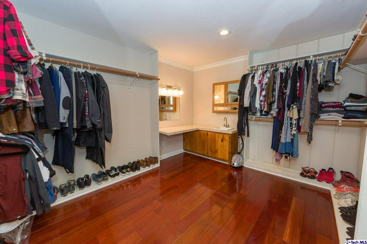 930 Cavanagh Road Glendale, CA 91207 - Photo 33 of 34