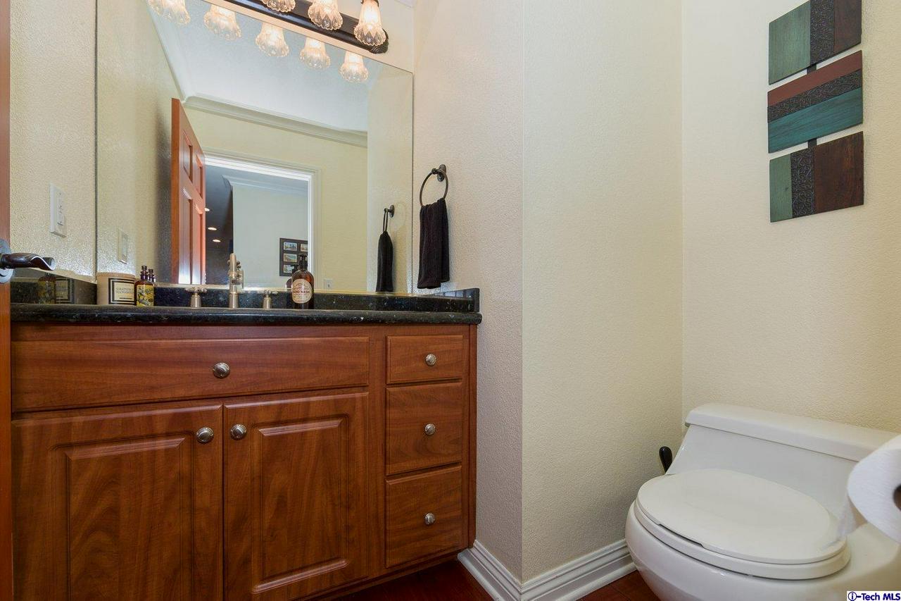 930 Cavanagh Road Glendale, CA 91207 - Photo 8 of 34