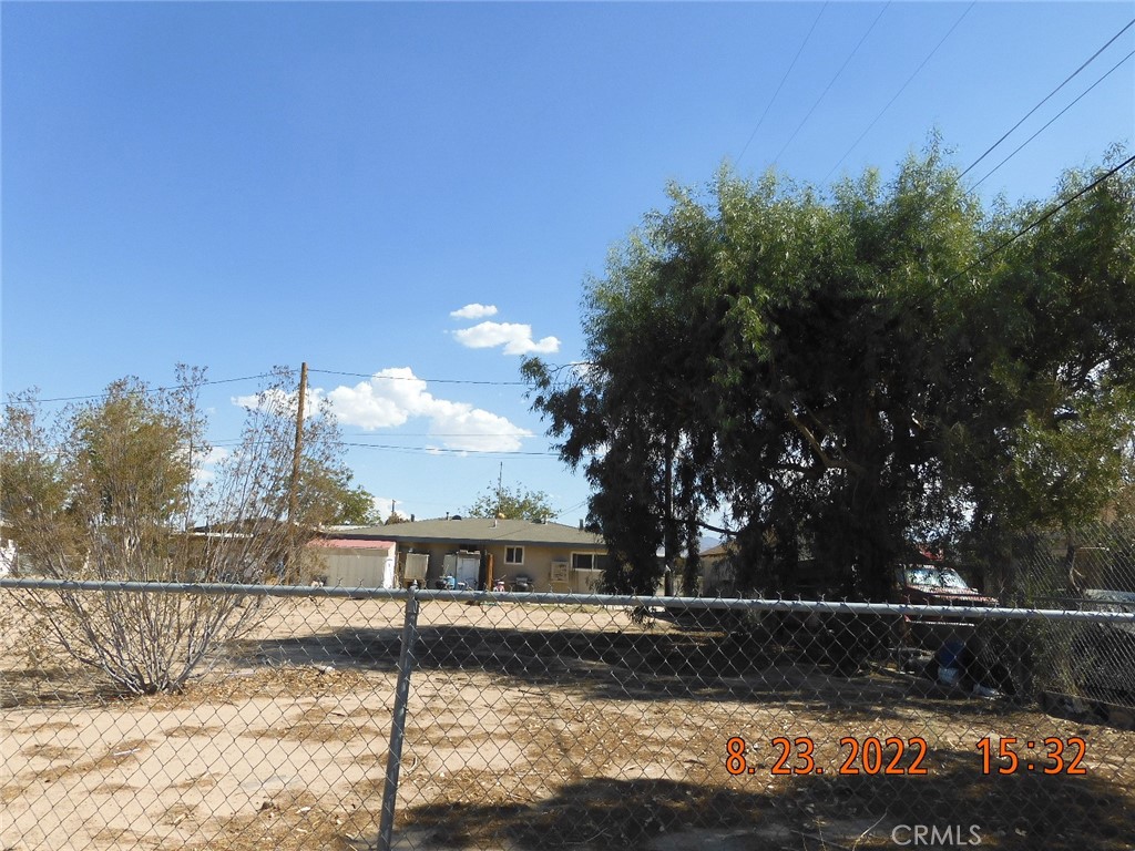0 West Williams Street Yermo, CA 92398 - Photo 2 of 8 a view of a backyard