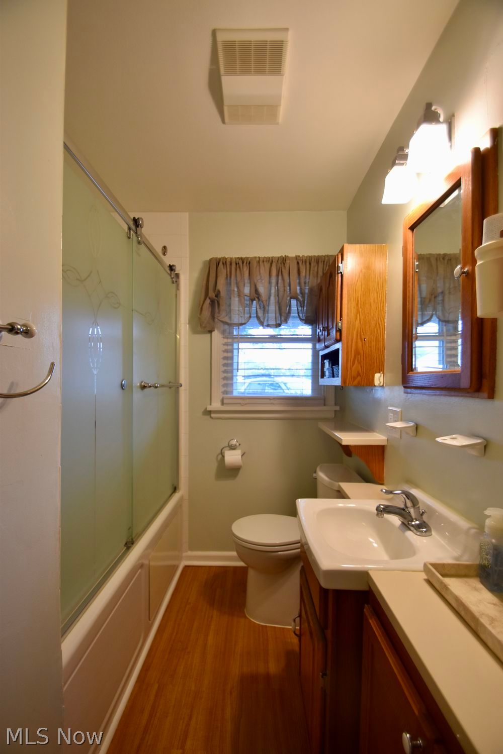 892 West River Road North Elyria, OH 44035 - Photo 16 of 22