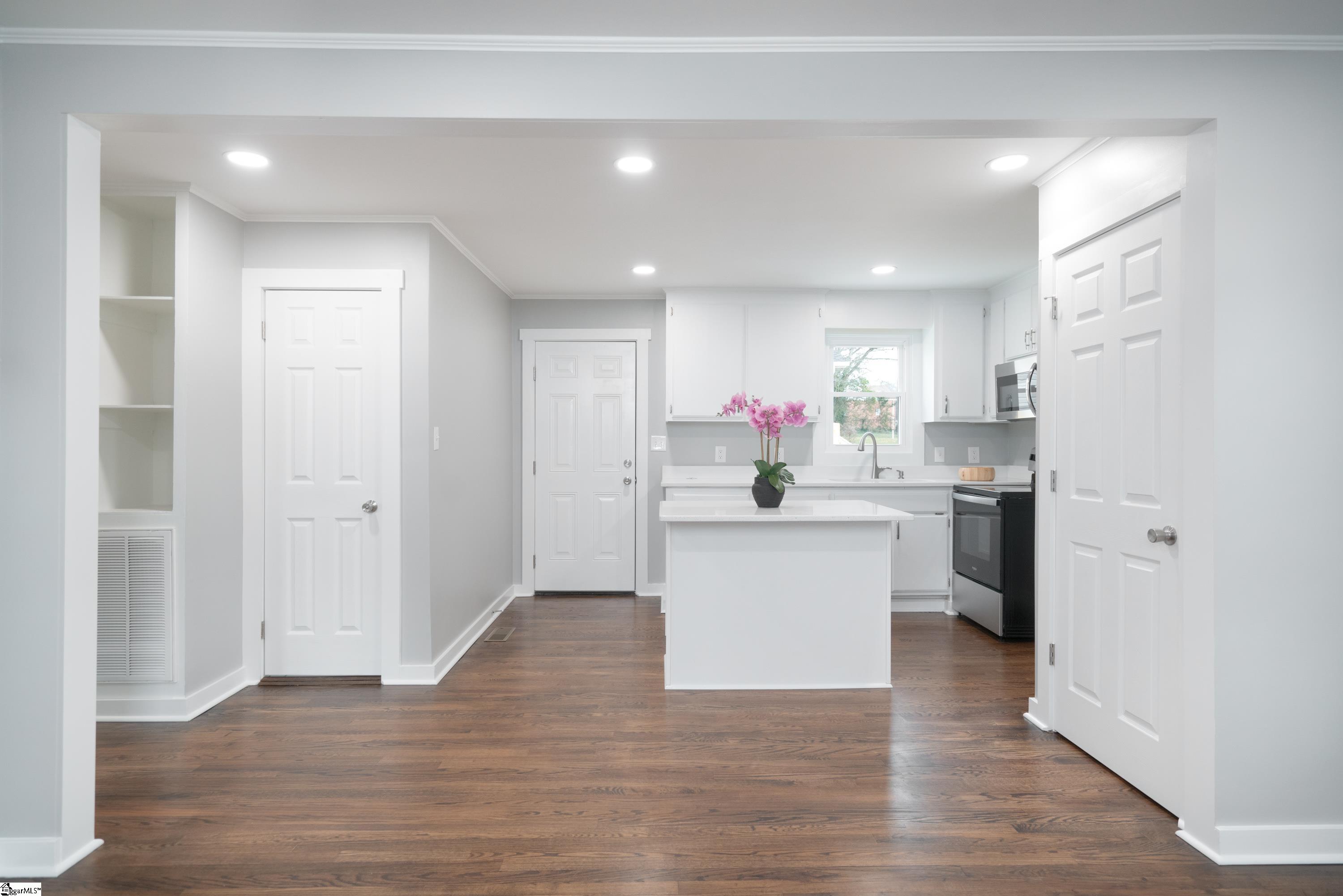 4 Bigby Street Greenville, SC 29607 - Photo 8 of 21