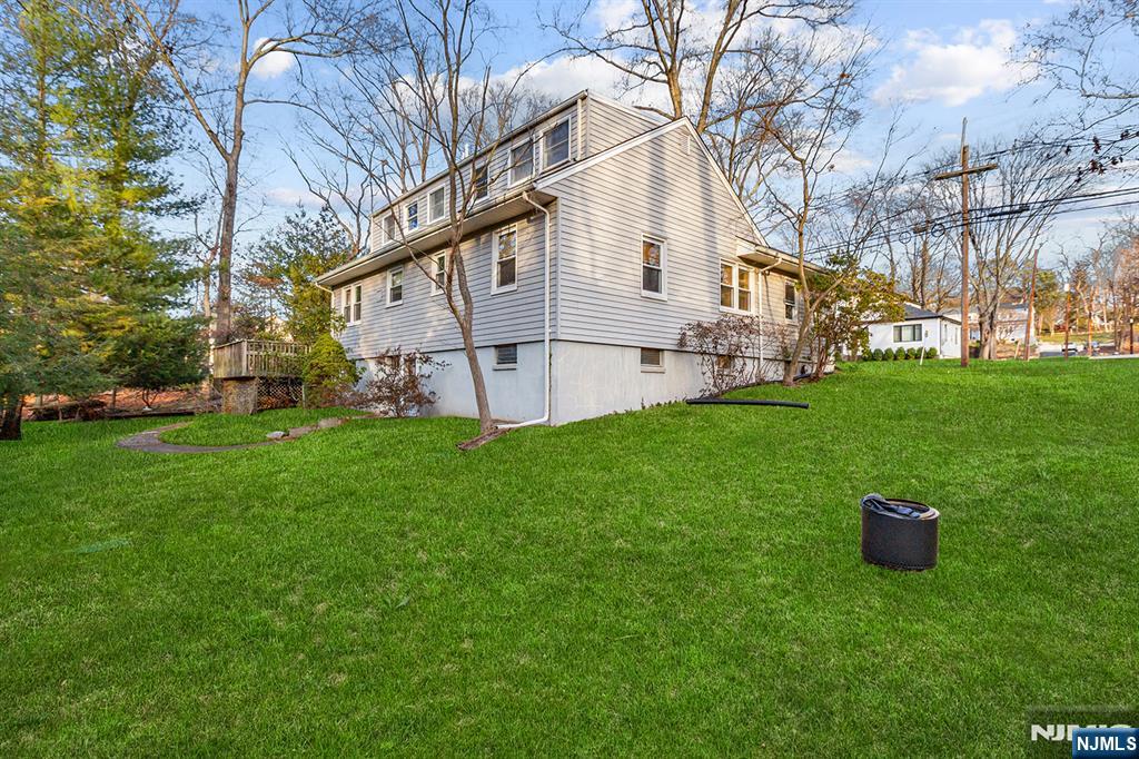 124 Valley Road Haworth, NJ 07641 - Photo 4 of 9