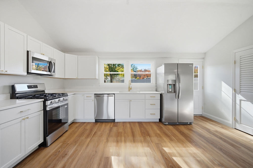 43 Sunridge Drive Springfield, MA 01118 - Photo 12 of 27