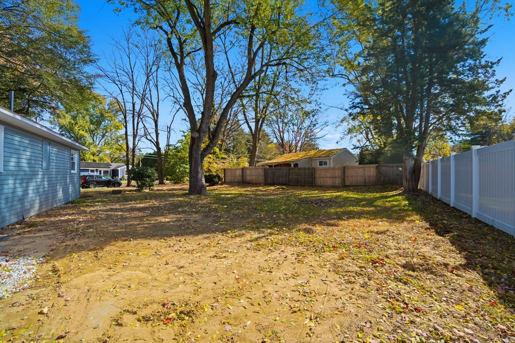 43 Sunridge Drive Springfield, MA 01118 - Photo 26 of 27