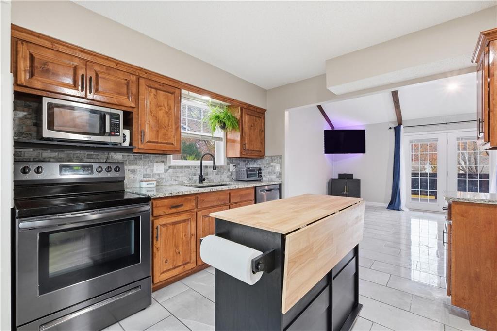 302 Southeast Flagstone Street Lee's Summit, MO 64063 - Photo 13 of 30