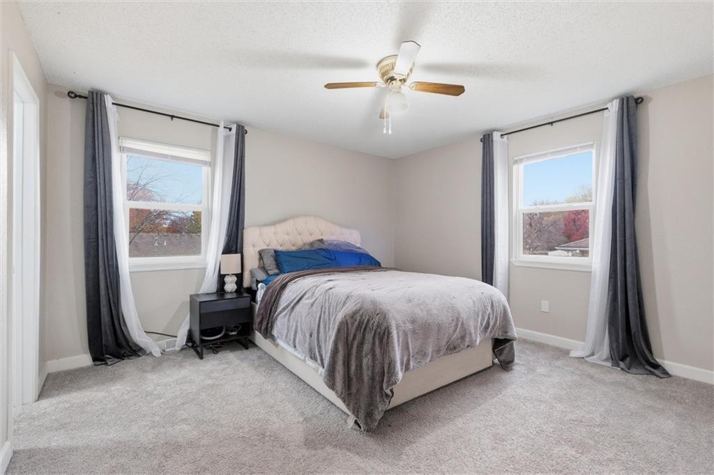 302 Southeast Flagstone Street Lee's Summit, MO 64063 - Photo 17 of 30