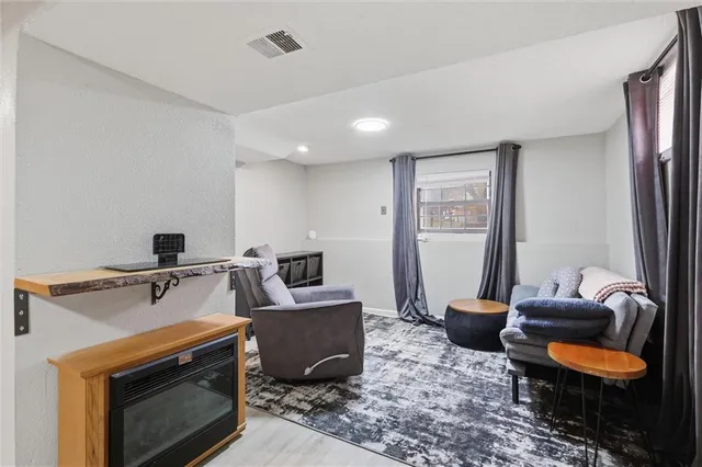 $305,000 | 302 Southeast Flagstone Street, Lee's Summit, MO 64063