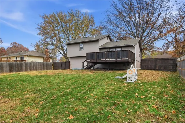 $305,000 | 302 Southeast Flagstone Street, Lee's Summit, MO 64063