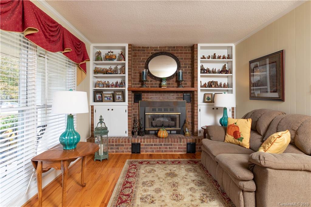318 Lincoln Road York, SC 29745 - Photo 11 of 28 Gallery Image 11