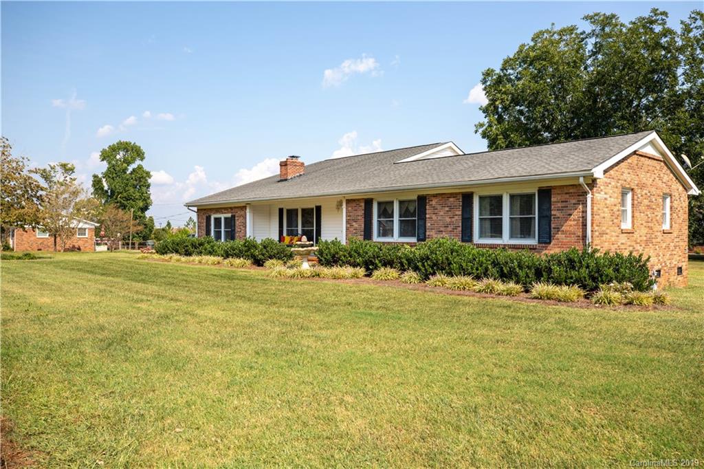 318 Lincoln Road York, SC 29745 - Photo 8 of 28 Gallery Image 8