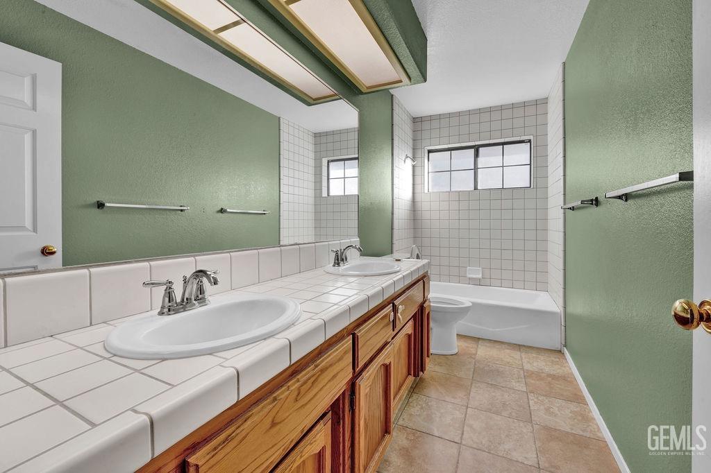 Undisclosed Address Bakersfield, CA 93312 - Photo 25 of 34