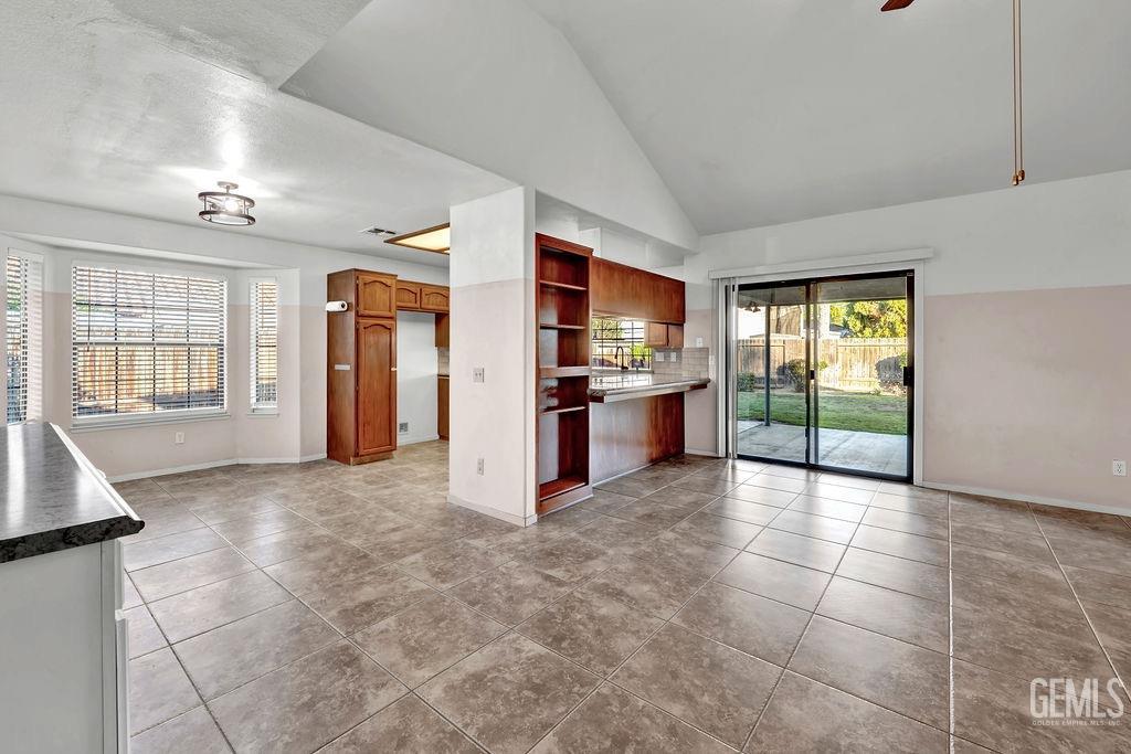 Undisclosed Address Bakersfield, CA 93312 - Photo 5 of 34