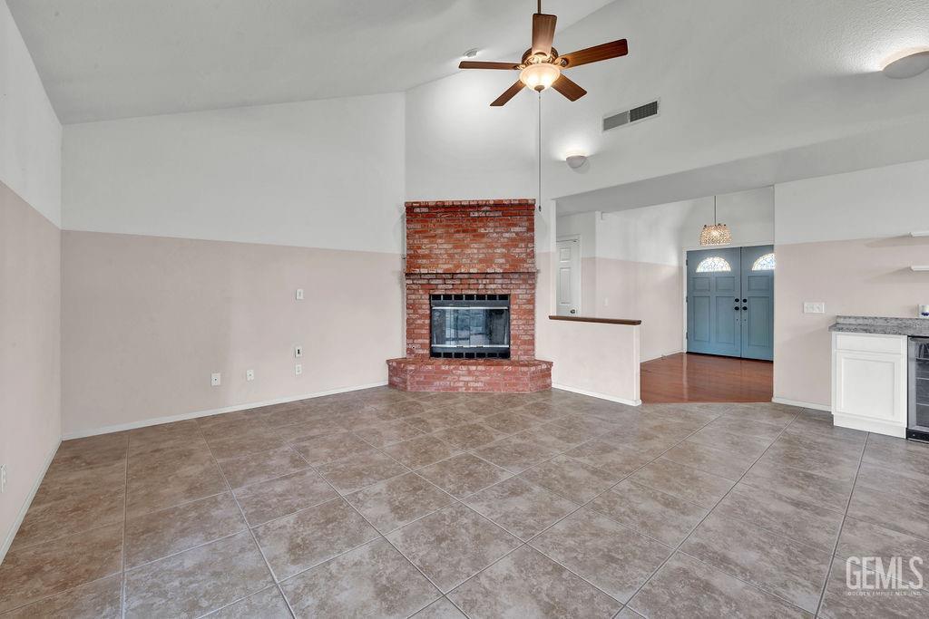 Undisclosed Address Bakersfield, CA 93312 - Photo 7 of 34