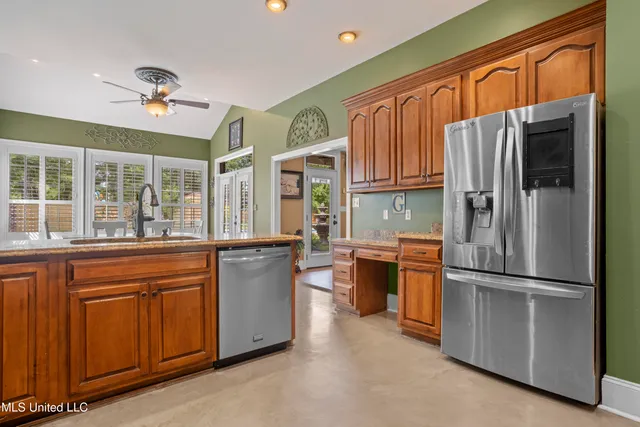 $599,000 | 6 North Hill Drive, Carriere, MS 39426