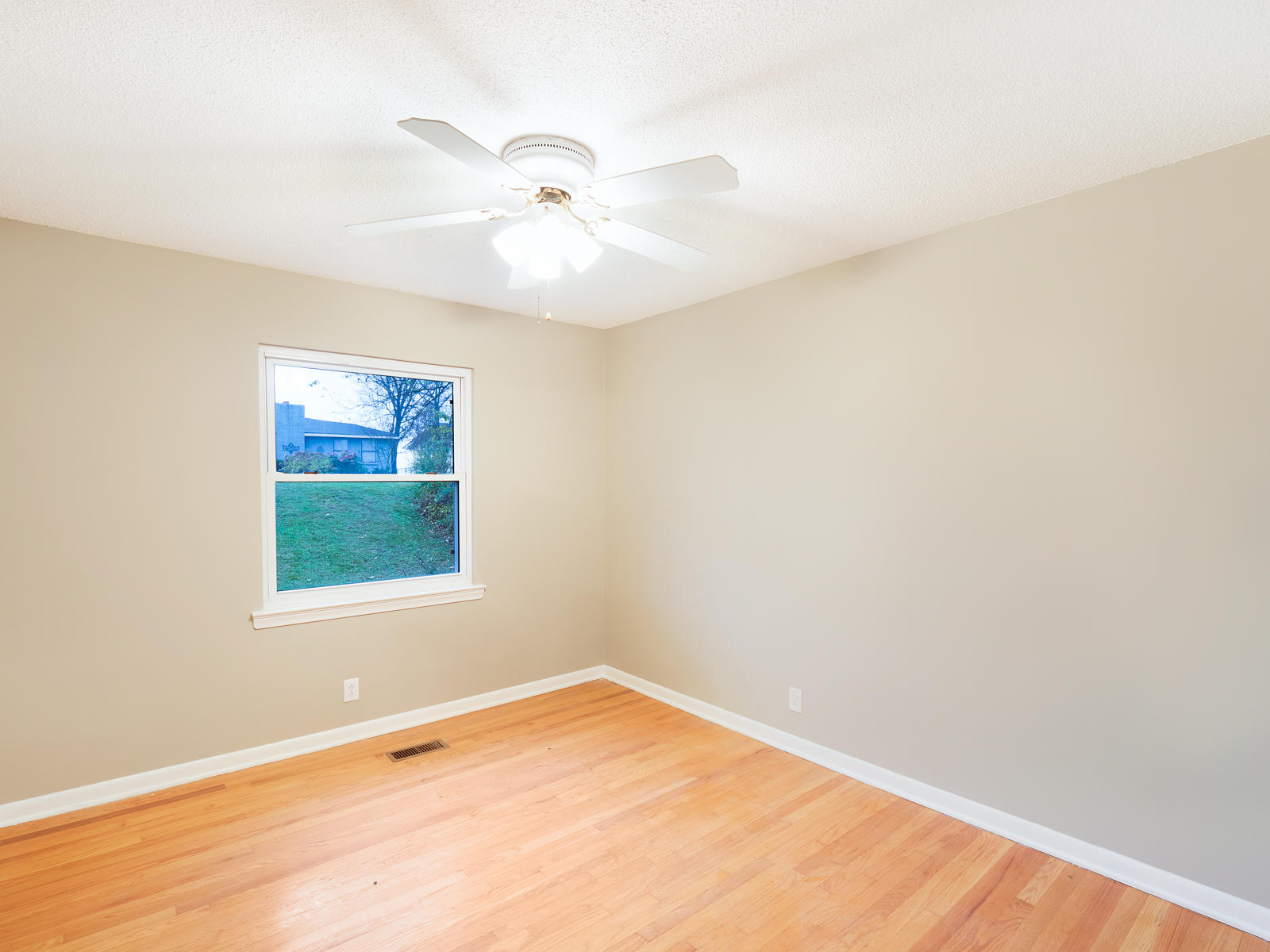 425 Whitehall Road Chattanooga, TN 37405 - Photo 16 of 27 425_WhitegallRd -1