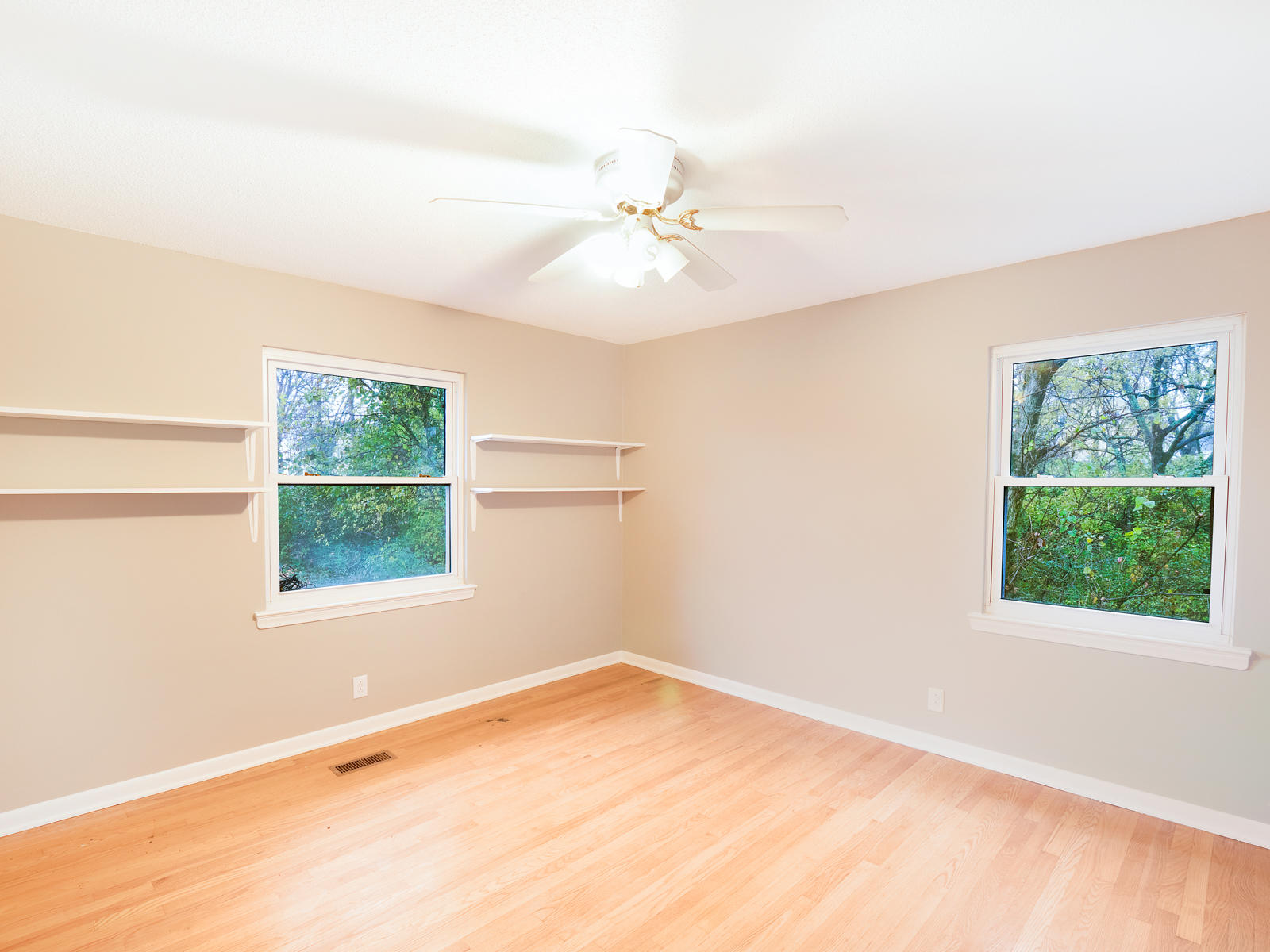 425 Whitehall Road Chattanooga, TN 37405 - Photo 17 of 27 425_WhitegallRd -2
