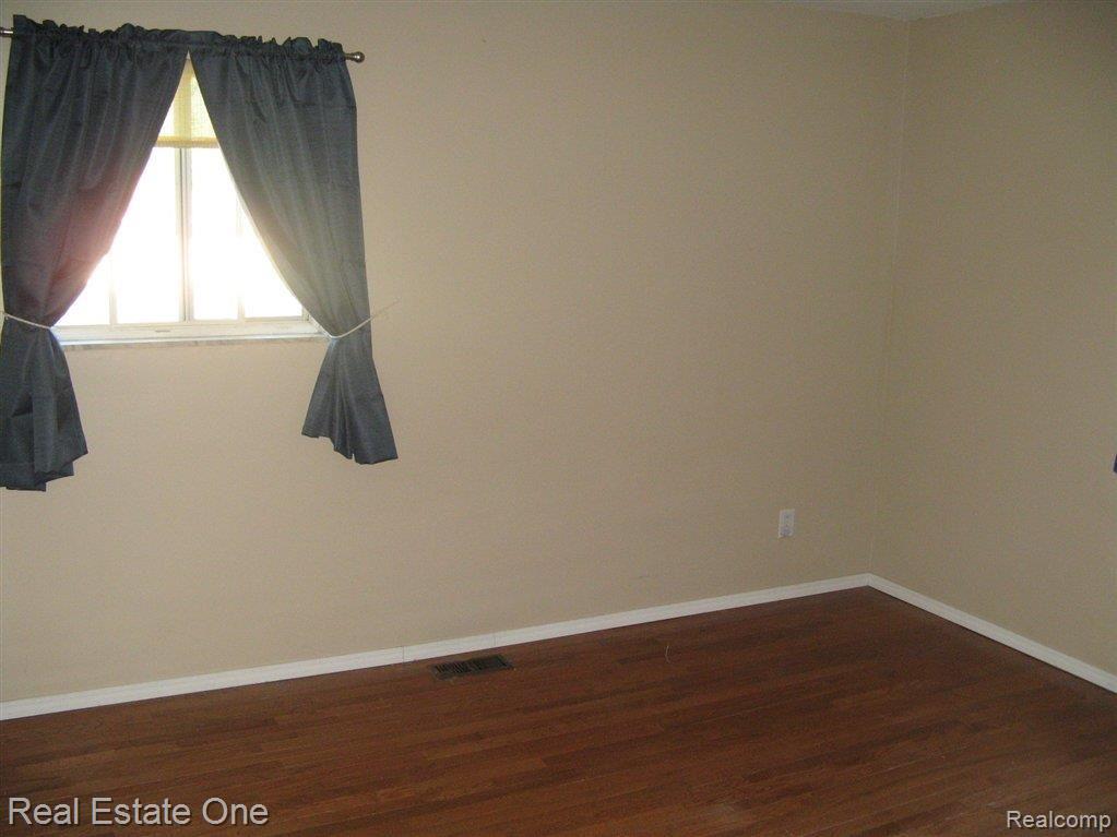 3320 Hazelton Avenue Rochester, MI 48307 - Photo 10 of 13 2nd Bedroom.JPG