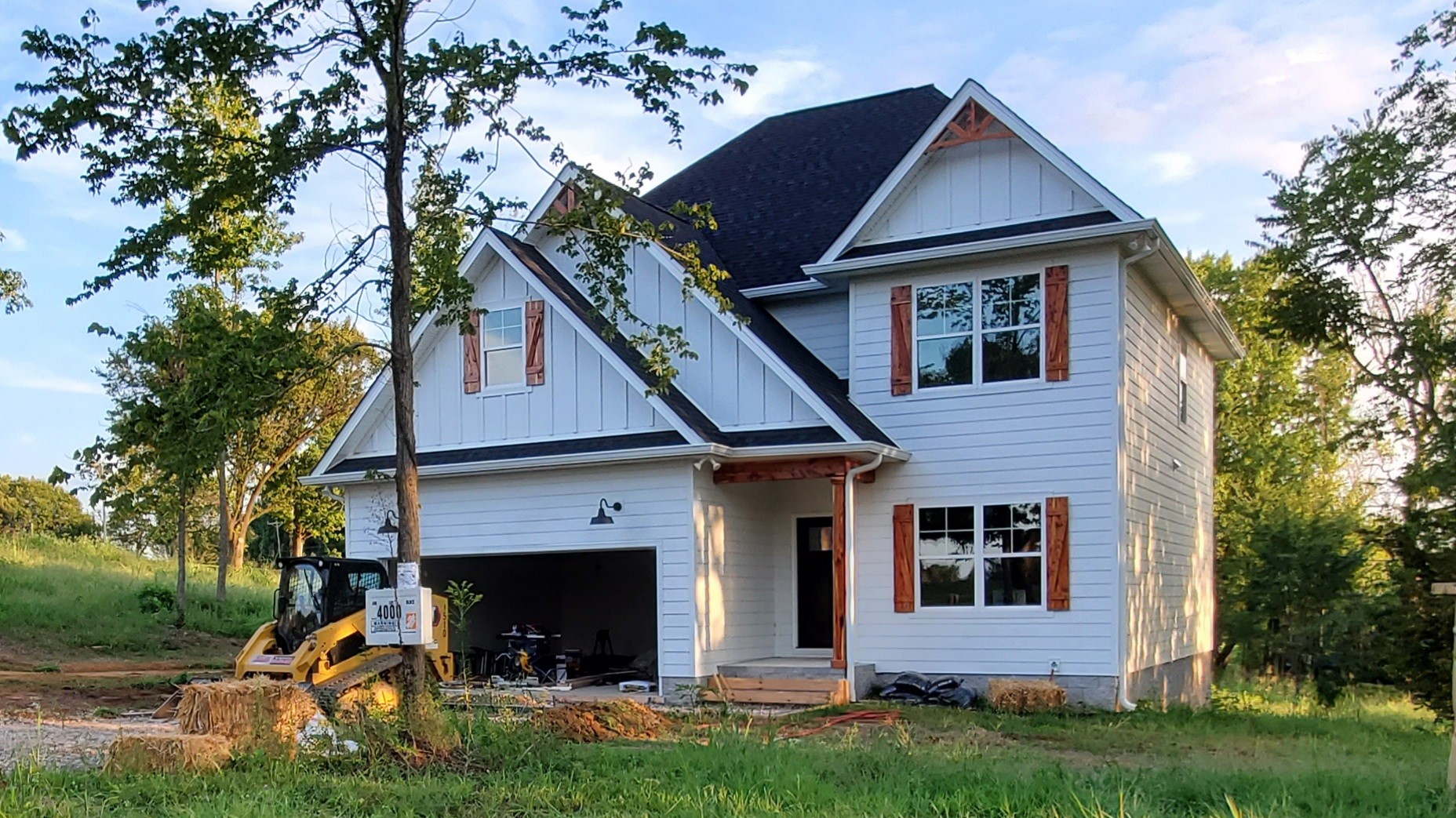 4000 Beasleys Bend Road Lebanon, TN 37087 - Photo 1 of 26 a front view of a house with garden