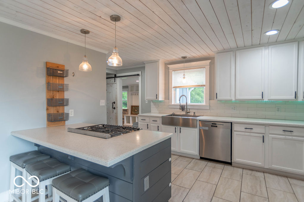 2636 South Hunter Road Indianapolis, IN 46239 - Photo 9 of 38