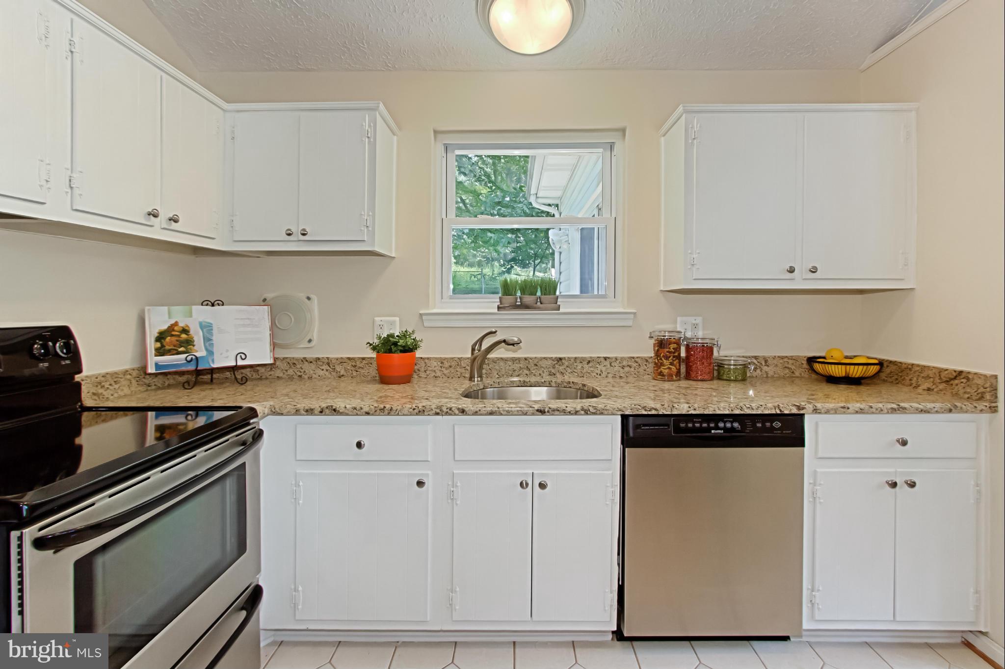 8948 Victoria Road Springfield, VA 22151 - Photo 14 of 30 Kitchen