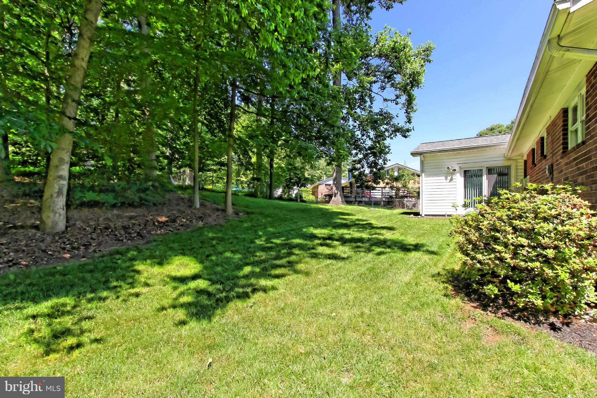 8948 Victoria Road Springfield, VA 22151 - Photo 29 of 30 Exterior (Rear)