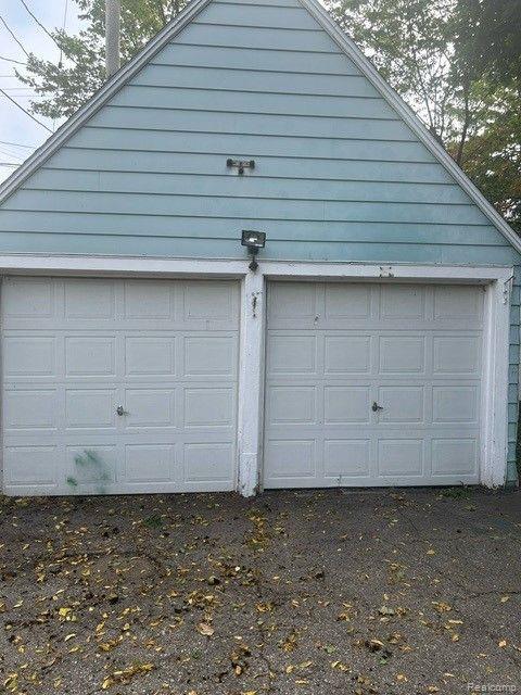 131 Chippewa Road Pontiac, MI 48341 - Photo 2 of 34