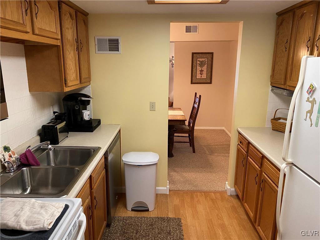 1911 Aster Road Macungie, PA 18062 - Photo 4 of 17 Gallery Image 4