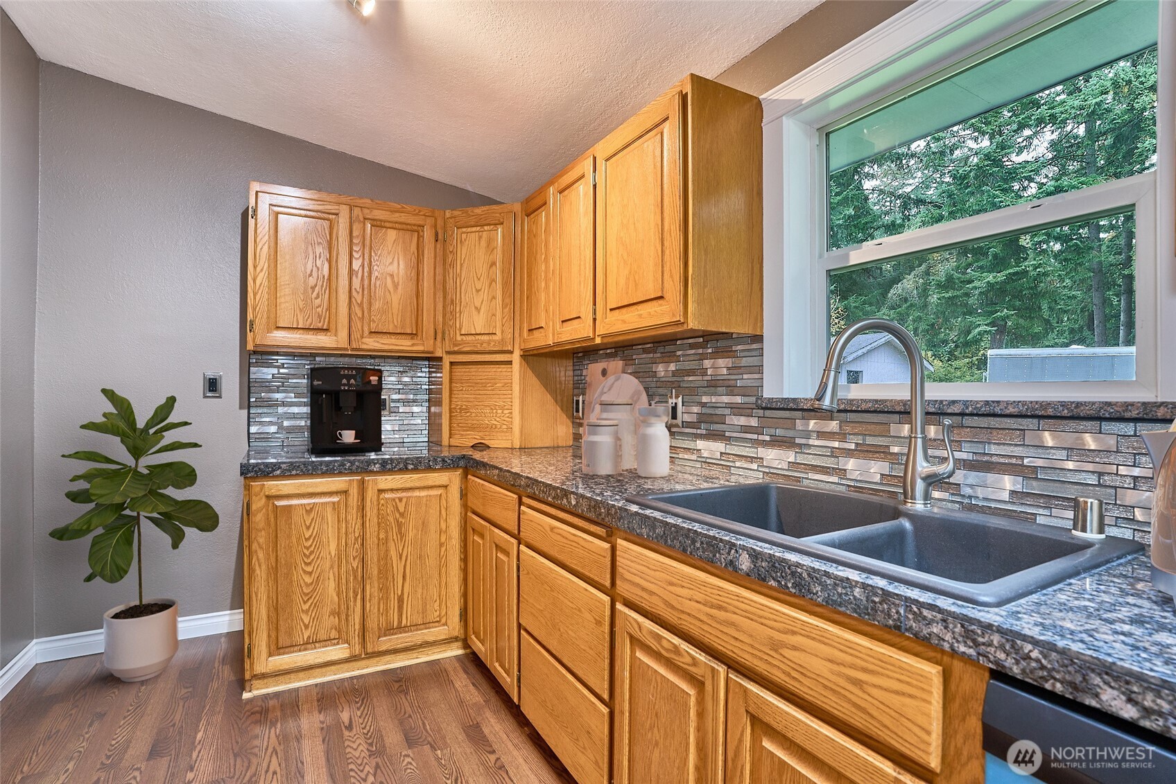 18228 118th Avenue Southeast Renton, WA 98058 - Photo 14 of 40