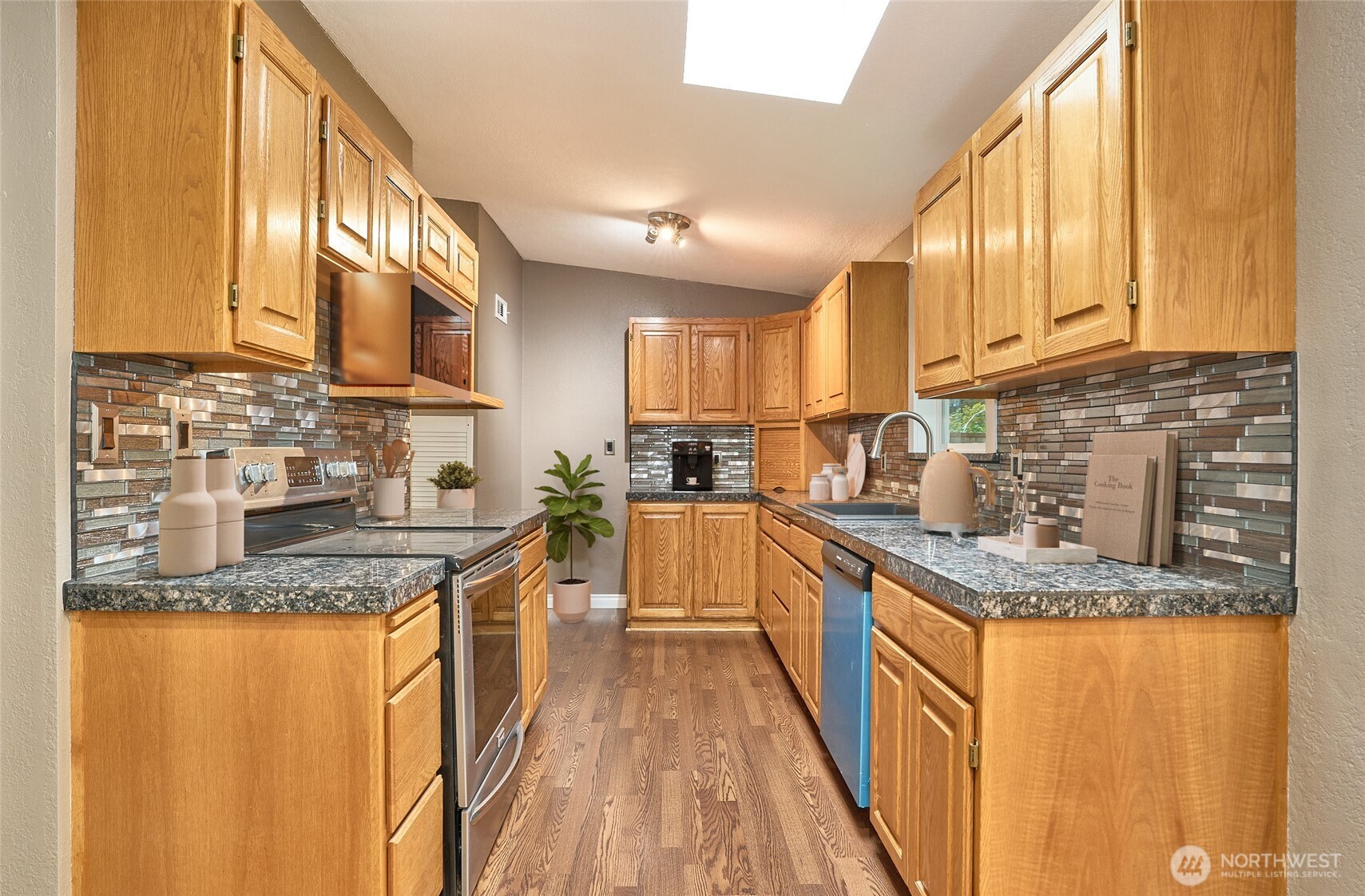 18228 118th Avenue Southeast Renton, WA 98058 - Photo 15 of 40