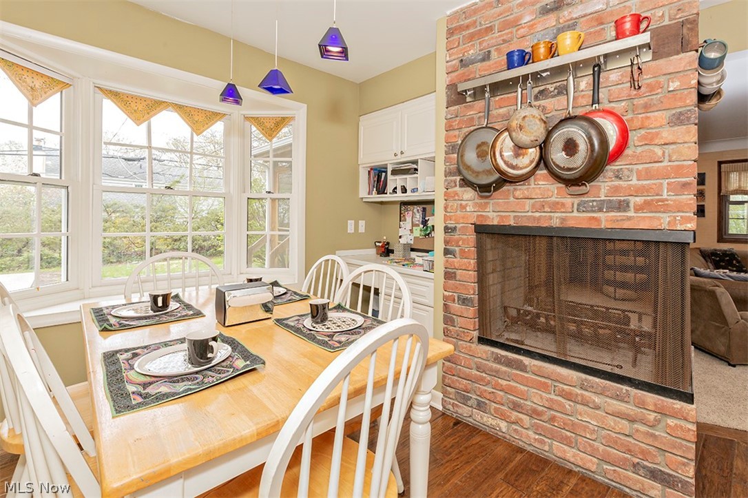 22511 Rye Road Beachwood, OH 44122 - Photo 10 of 25 Eat inkitchen with fireplace