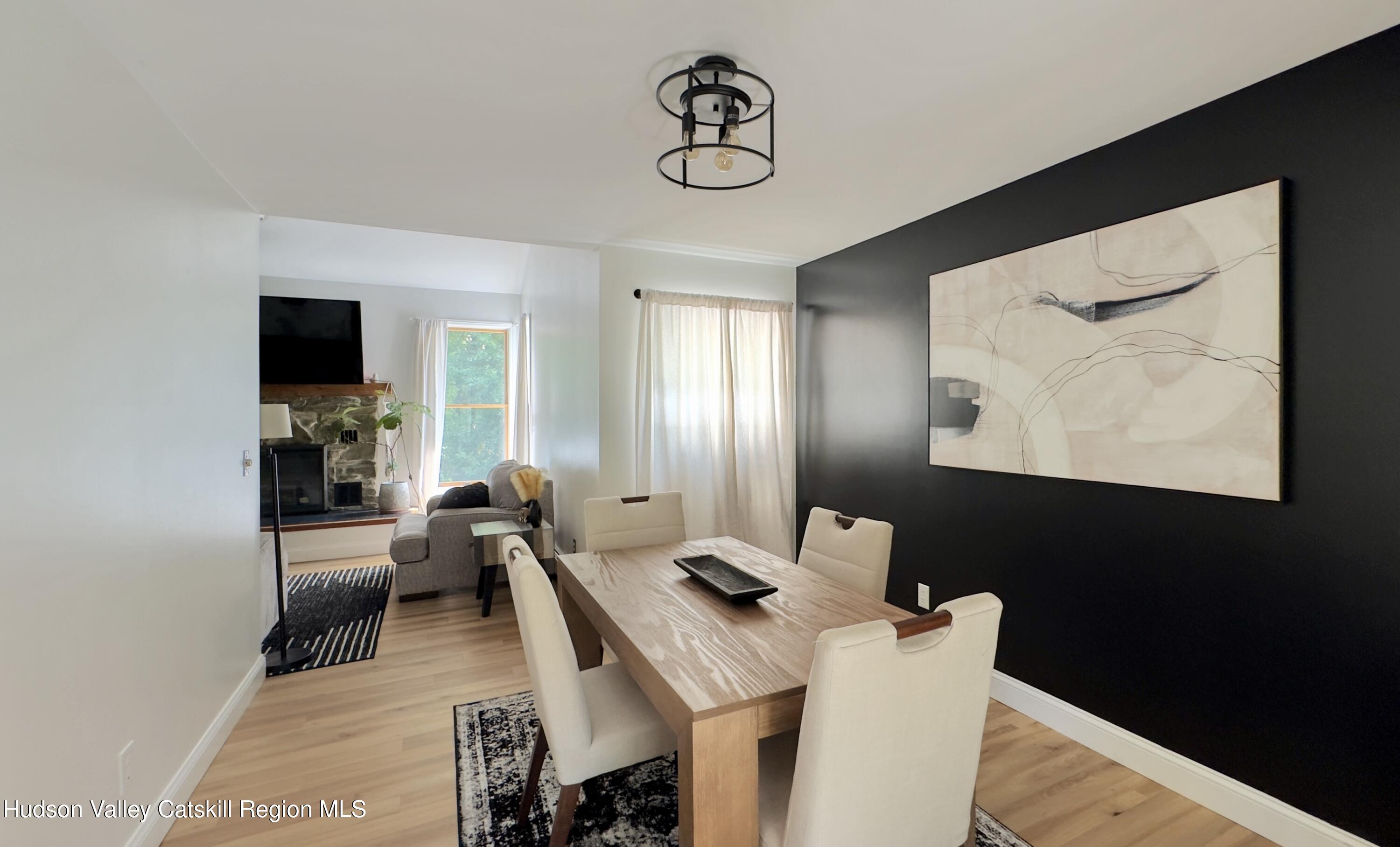 1801 Sleepy Hollow Road Athens, NY 12015 - Photo 4 of 34 a living room with furniture