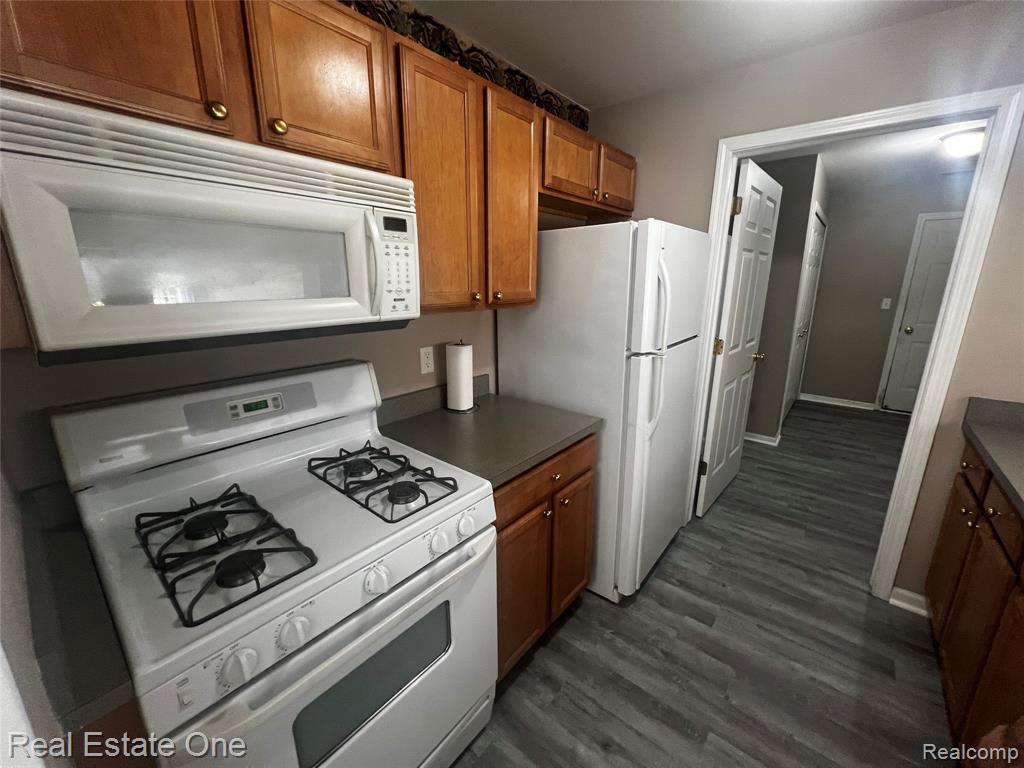 20656 Dunham Road Clinton Township, MI 48038 - Photo 13 of 36