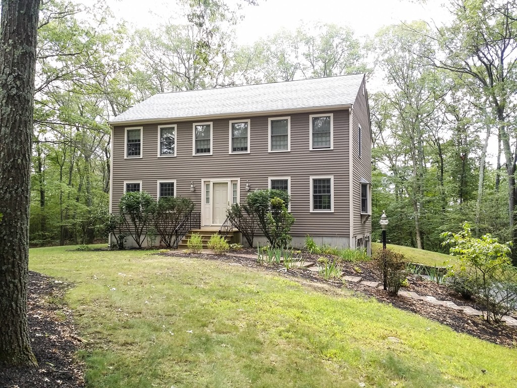 30 8 Rod Road Mendon, MA 01756 - Photo 1 of 24 Gallery Image 1