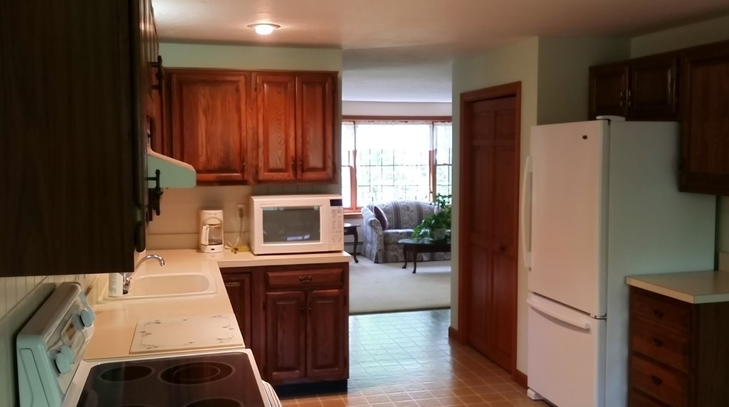 30 8 Rod Road Mendon, MA 01756 - Photo 5 of 24 Gallery Image 5