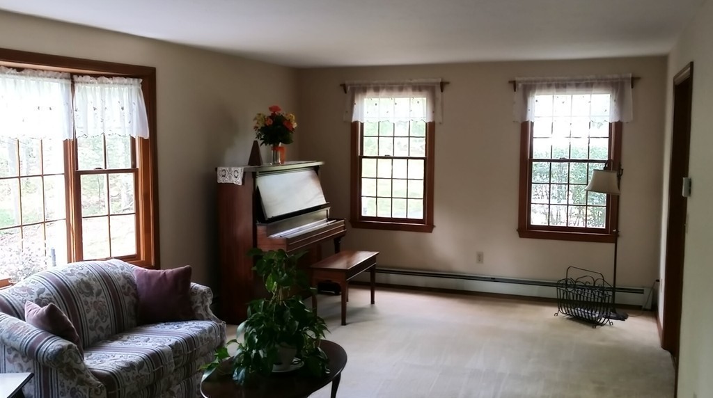 30 8 Rod Road Mendon, MA 01756 - Photo 10 of 24 Gallery Image 10