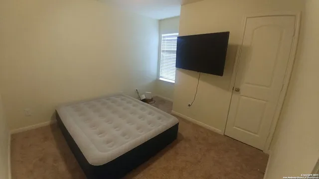 $1,300 | 6739 Sabinal, San Antonio, TX 78252