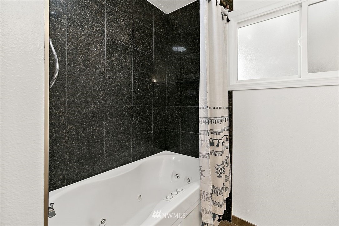 1311 North 34th Street Renton, WA 98056 - Photo 13 of 18