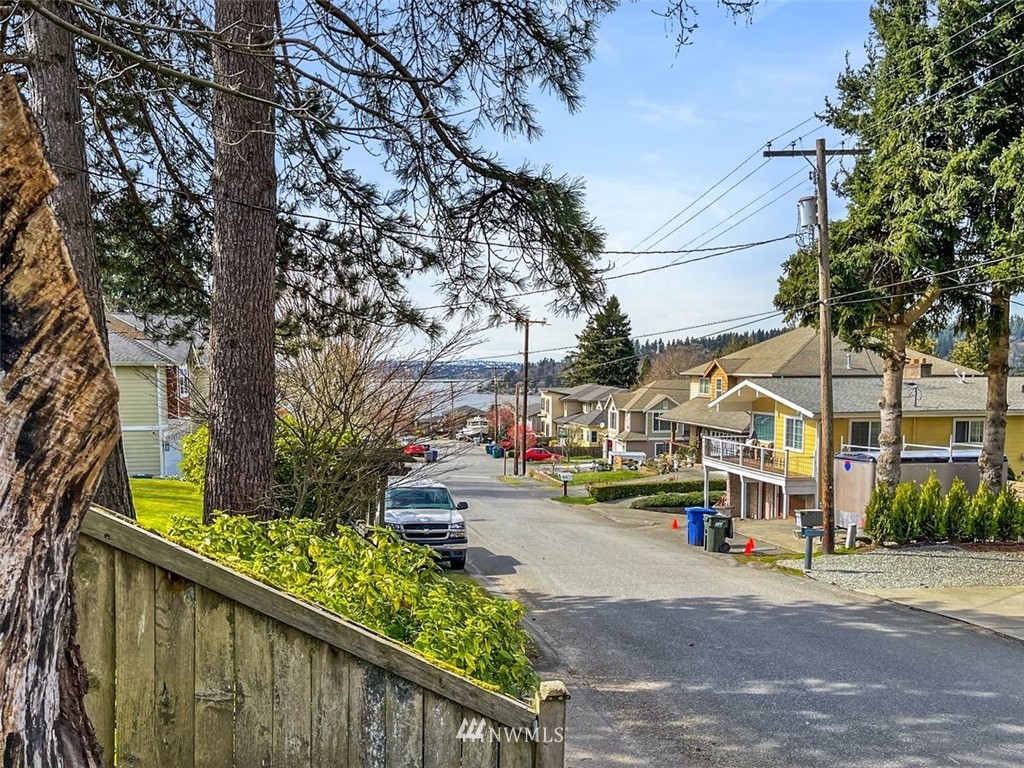 1311 North 34th Street Renton, WA 98056 - Photo 15 of 18