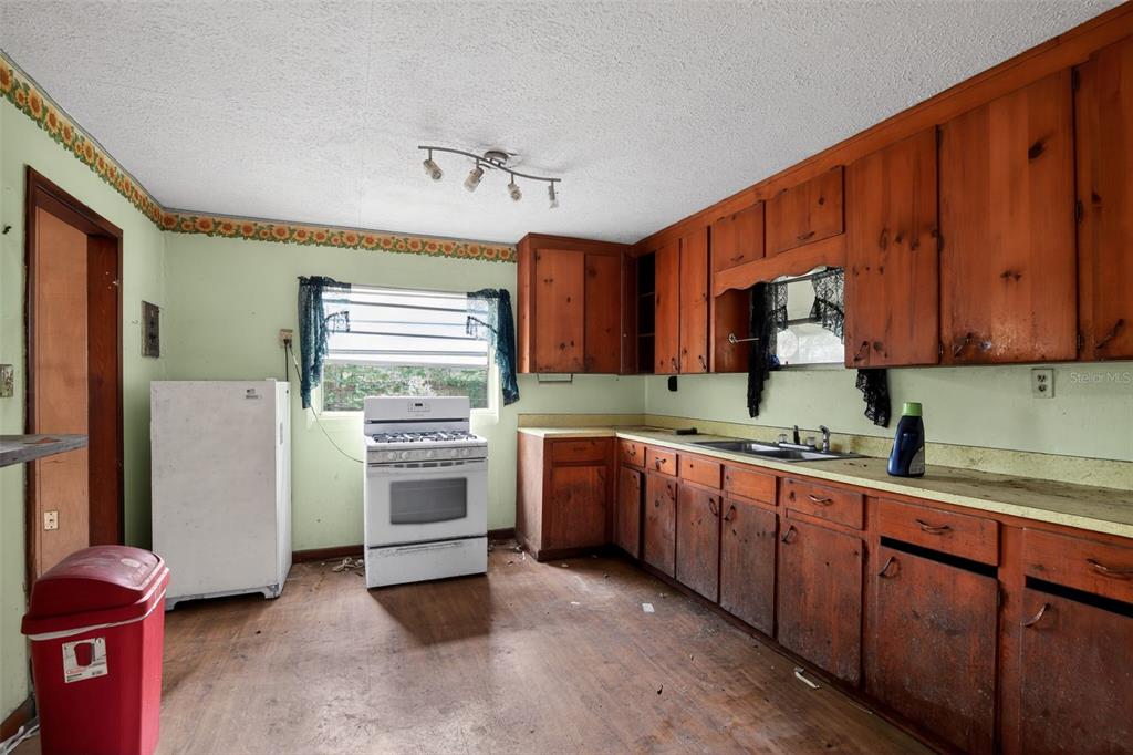 26045 West Newberry Road Newberry, FL 32669 - Photo 10 of 30 Gallery Image 10
