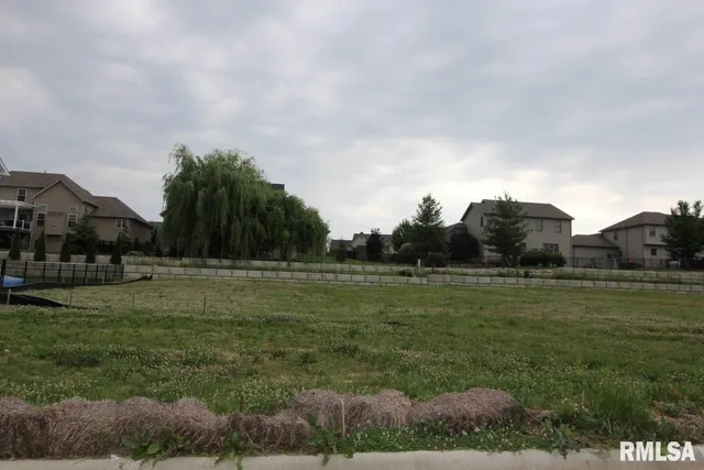 $66,900 | 6832 North Water Oak Drive, Edwards, IL 61528