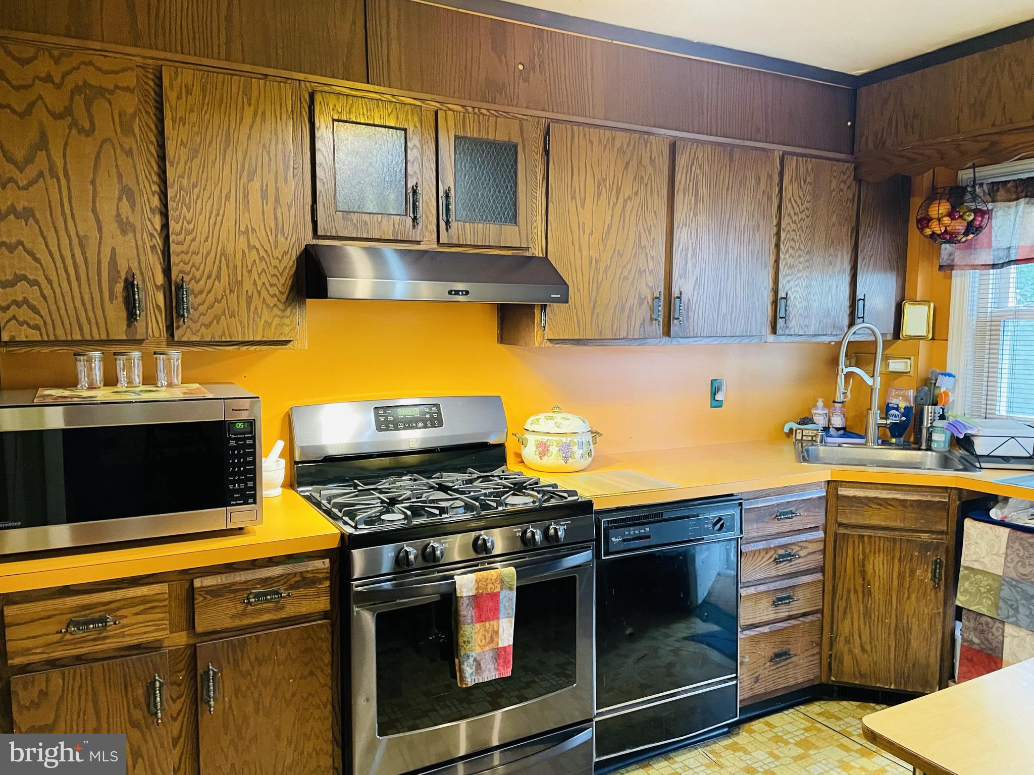 1650 Hartsdale Road Baltimore, MD 21239 - Photo 19 of 33 Kitchen