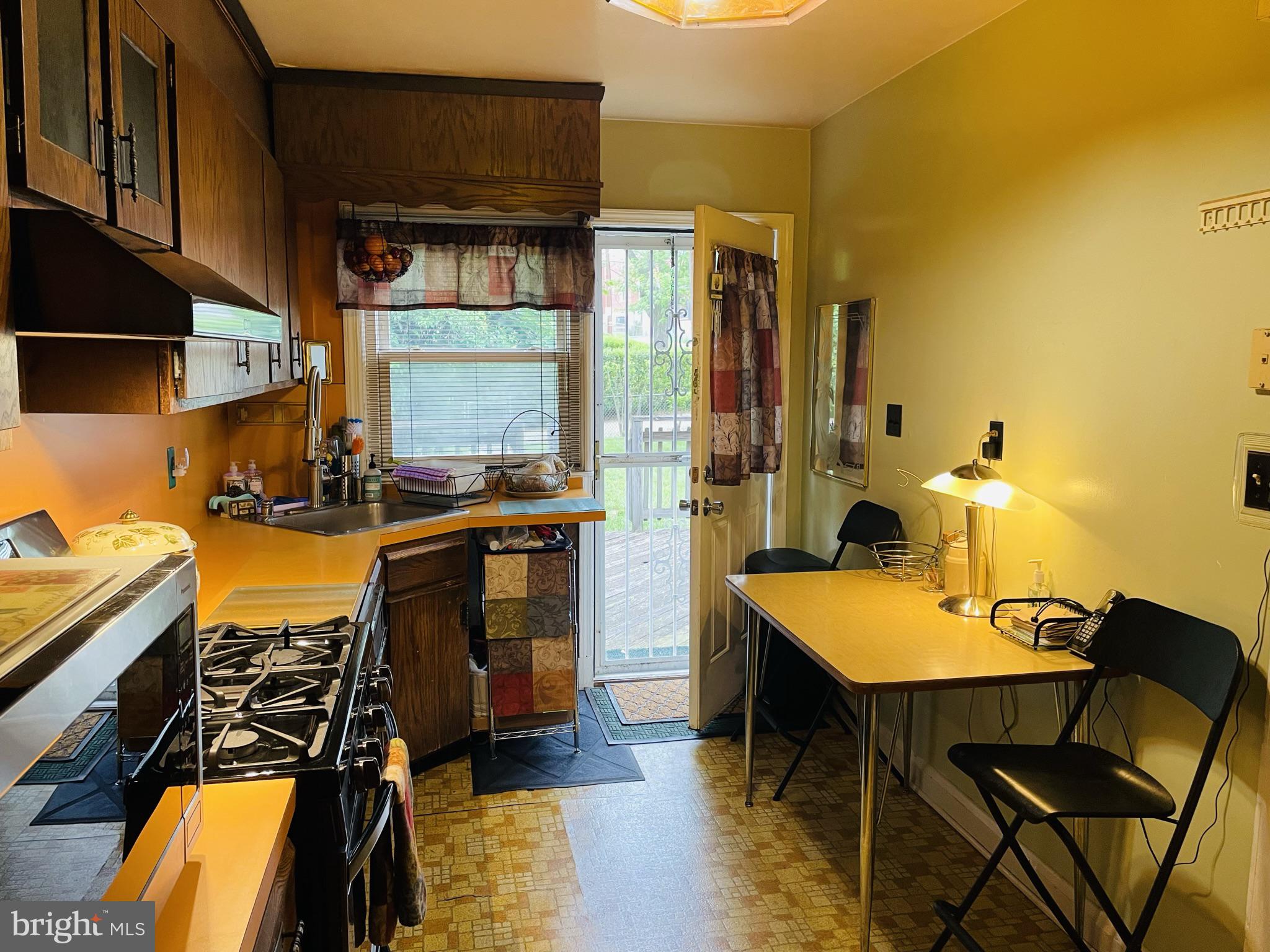 1650 Hartsdale Road Baltimore, MD 21239 - Photo 20 of 33 Kitchen
